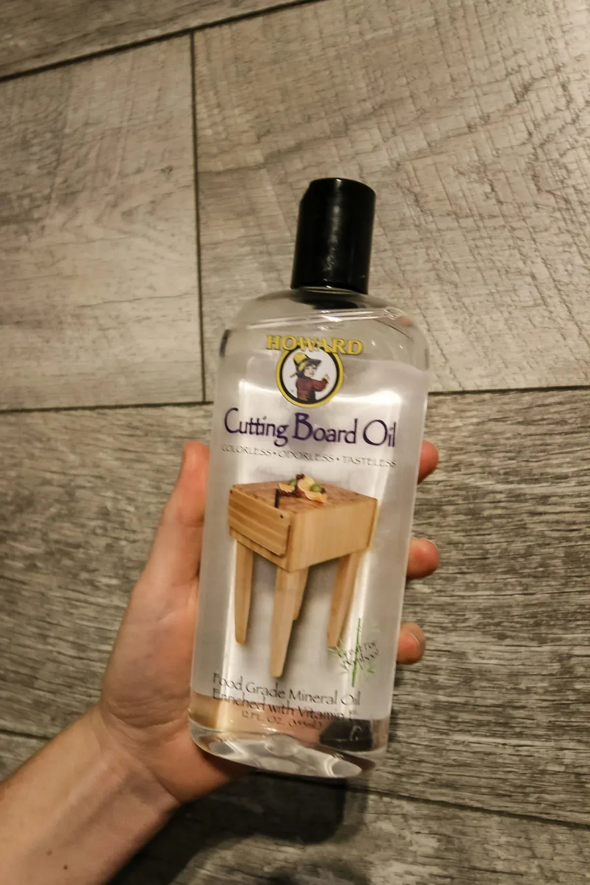 How to use mineral oil as a wood finish