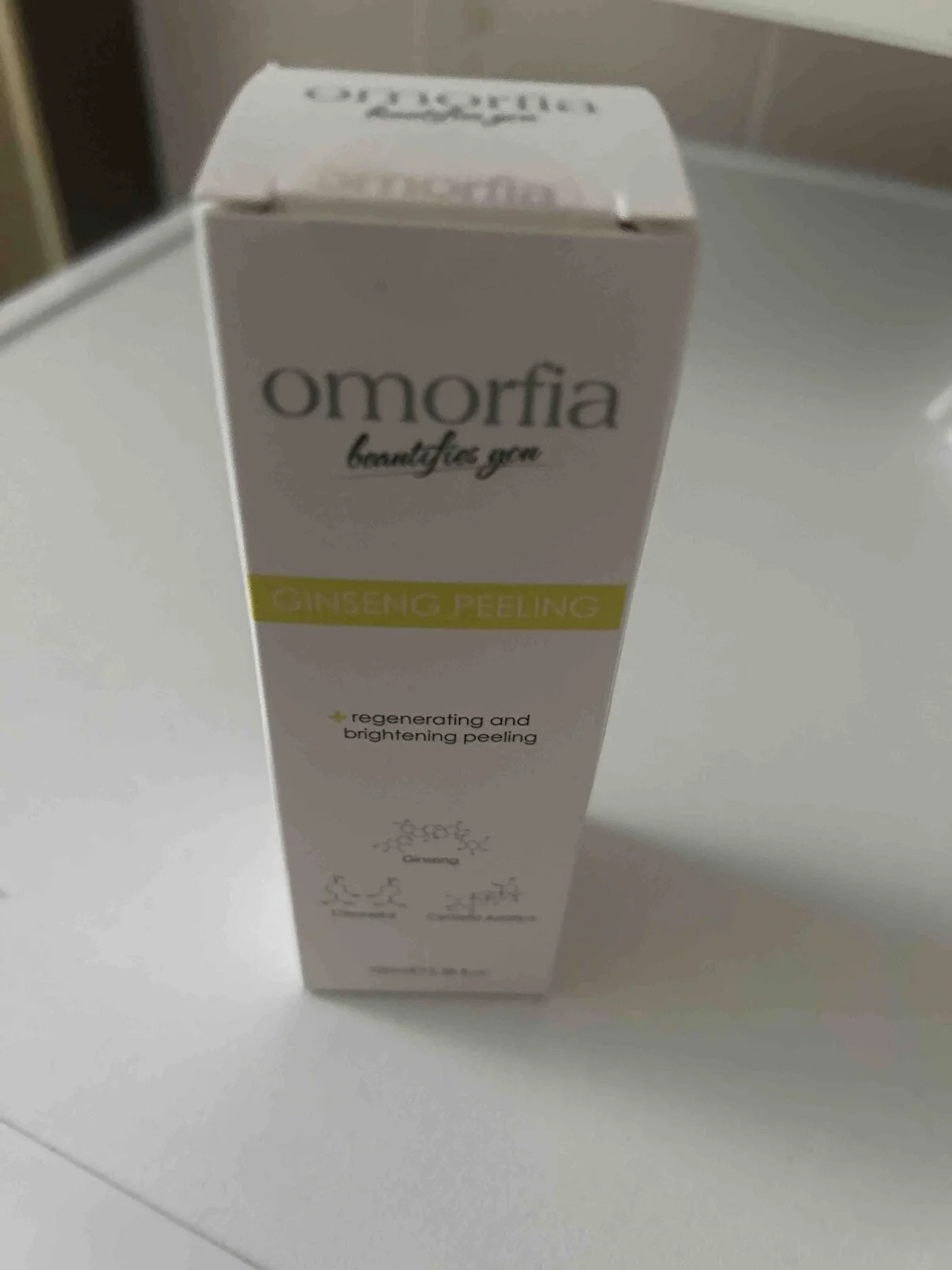 OMORFİA Kırmızı Kore Ginseng Özlü Anında Ölü Derilerden Arındıran, Yenileyici Aydınlatıcı Peeling 100 ml